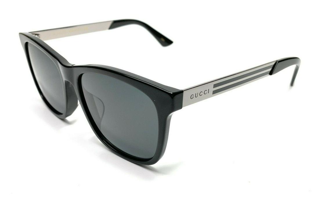 GUCCI GG0695SA 001 Black Men's Sunglasses 56: GUCCI GG0695SA 001 Black Men's Sunglasses 56 Lens Material: Plastic Country/Region of Manufacture: Italy Department: Men Style: Rectangle Temple Length: 145 mm Lens Technology: None Type: Sunglasses U