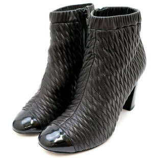 Chanel Side Zip Short Boots Women's Black 36C Coco Mark: Chanel Side Zip Short Boots Women's Black 36C Coco Mark Brand: Chanel Type: Boots Gender: Women Color: Black Shoe Width: 8cm / 3.14 US Size: 6 US Size: 6 EU Size: 36 Overall Scratches: