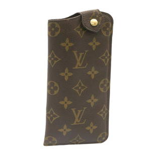 LOUIS VUITTON Monogram Etui Lunettes MM Glasses Case M66544 LV: LOUIS VUITTON Monogram Etui Lunettes MM Glasses Case M66544 LV Brand: LOUIS VUITTON Style: Glasses Case Material: Monogram Canvas Color: Monogram Size: See Description Bag Height: 7.1inch(Approx) /