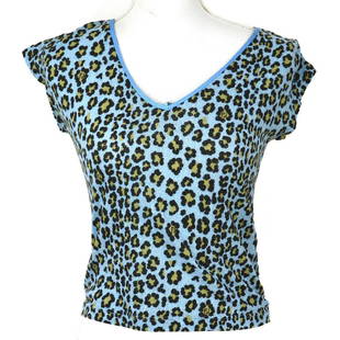 FENDI Leopard V-Neck Short Sleeve Tops Shirt Blue Black Cotton #42: FENDI Leopard V-Neck Short Sleeve Tops Shirt Blue Black Cotton #42 Size: #42 Country/Region of Manufacture: Italy Style: Shirt Product Line: Shirt Material: 42% Cotton 42% Modal 15% Nylon Sleeve