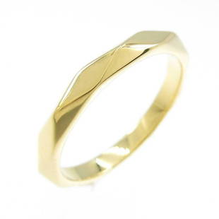Boucheron facet Ring: Boucheron facet Ring Brand: Boucheron Style: Ring Material: 750YG Gender: Unisex Size: 17.0 (JPN size) (57) Accessories: With Box. With warranty card Main Stone: No stone ActualSize: width : 2.7mm