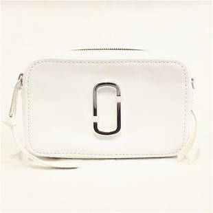 Marc Jacobs The Soft Shot DTM21 Shoulder Bag MARC JACOBS White Ladies H118L01PF21 100CU-225: Marc Jacobs The Soft Shot DTM21 Shoulder Bag MARC JACOBS White Ladies H118L01PF21 100CU-225 Brand: Marc Jacobs Type: Shoulder bag Material: Leather Leather: Color: White Gender: Women Size