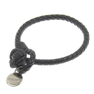 Bottega Veneta Intrecciato Bracelet Leather Black: Bottega Veneta Intrecciato Bracelet Leather Black Brand: Bottega Veneta Country of Origin: Italy Type: Charm bracelet Material: Leather Color: Black A: Excellent The BIDHAUS Guarantee: All