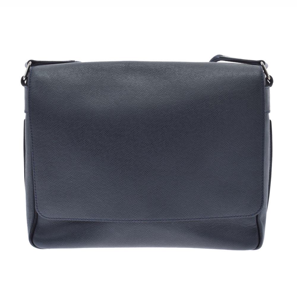 LOUIS VUITTON Louis Vuitton Taiga Roman MM Navy M32624 Men's Leather Shoulder Bag: LOUIS VUITTON Louis Vuitton Taiga Roman MM Navy M32624 Men's Leather Shoulder Bag Brand: Louis Vuitton Line: Taiga Type: Shoulder bag Material: Leather Leather: Color: Navy Closure: Magnet Gender: Men