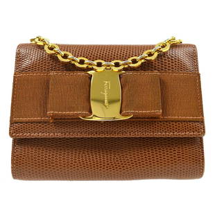 Salvatore Ferragamo Vara Bow 2way Chain Shoulder Bum Bag AQ213202: Salvatore Ferragamo Vara Bow 2way Chain Shoulder Bum Bag AQ213202 Size: Small Accents: Bow Logo Model: Salvatore Ferragamo 2way Bag Country/Region of Manufacture: Italy Department: Women Style: