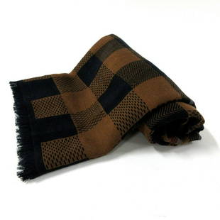 LOUIS VUITTON Ebene Scarf Silk: LOUIS VUITTON Ebene Scarf Silk Brand: LOUIS VUITTON Style: Scarf Color: Ebene Material: Silk Wool Type: Scarf B: Reasonable Wear and Tears The BIDHAUS Guarantee: All items in this auction are