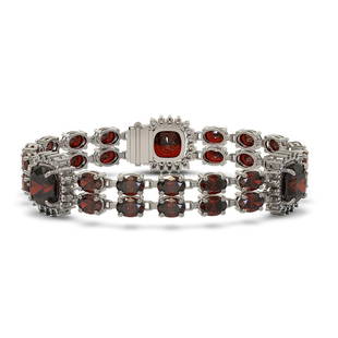 17.34 ctw Garnet & Diamond Bracelet 14K White Gold: 17.34 ctw Garnet & Diamond Bracelet 14K White Gold 17.34 ctw Garnet & Diamond Bracelet 14K White Gold Designer Brand Luxury Jewelrymade in the USA Suggested Retail Price: $14500 .Item: Garnet