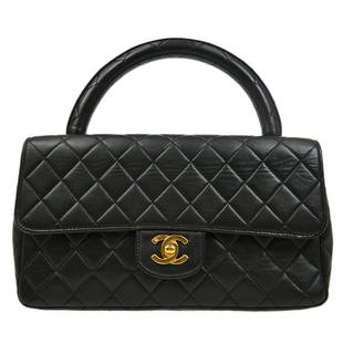 CHANEL Quilted CC Logos Hand Bag 8998417 Purse Black Lambskin: CHANEL Quilted CC Logos Hand Bag 8998417 Purse Black Lambskin Size: Medium Accents: Quilted Model: Hand Bag Country/Region of Manufacture: France Department: Women Style: Hand Bag Handle Style: Top