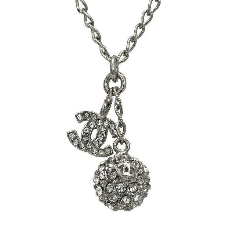 Chanel Necklace Silver 07A CHANEL Rhinestone Swing Ball Jewelry Women's Pendant Stone: Chanel Necklace Silver 07A CHANEL Rhinestone Swing Ball Jewelry Women's Pendant Stone Brand: Chanel Necklace Type: Pendant necklace Pendant Type: Pendant Chain Type: Ball chain Style: Casual Gender: W