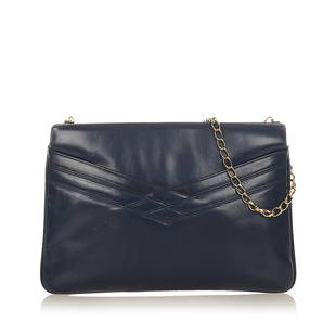 Ferragamo Leather Crossbody Bag: Ferragamo Leather Crossbody Bag This crossbody bag features a leather body a gold-tone chain strap and a top zip closure. Brand: Ferragamo Model: Leather Crossbody Bag Origin: Italy Category: