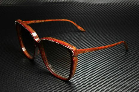 GUCCI GG0709S 005 Burgundy Brown Red Gradient Square Rectangle Women's: GUCCI GG0709S 005 Burgundy Brown Red Gradient Square Rectangle Women's Brand: Gucci Type: Sunglasses Frame Color: Burgundy Department: Women Style: Cat Eye Lens Color: Red Features: Lightweight Lens