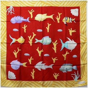 Bulgari Scarf Silk Red x Yellow Fish Pattern BVLGARI | Ladies: Bulgari Scarf Silk Red x Yellow Fish Pattern BVLGARI | Ladies Brand: Bvlgari Type: Scarf Gender: Men Women Color: Red color Yellow Material: Silk100% Silk: 100% Size (LxW): 85cm x 86cm /