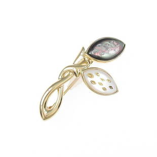 MIKIMOTO Mother of Pearl Brooch: MIKIMOTO Mother of Pearl Brooch Brand: MIKIMOTO Style: Brooch Material: K18YG Gender: Ladies Accessories: No case Stone: Mother of Pearl ActualSize: H x W : 42.2mm x 21.7mm CenterStone: Mother of