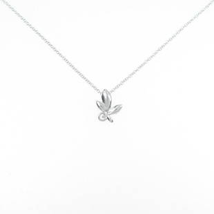 TIFFANY Olive Leaf Necklace: TIFFANY Olive Leaf Necklace Brand: TIFFANY Material: 925 Gender: Ladies Size: 41cm ActualSize: imate size of pendant (H x W) : 11.1mm x 8.5mm AB: Very Good The BIDHAUS Guarantee: All items in