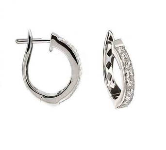 Diamond Princess Cut Hindged Back Channel Hoop Earrings In 18k White Gold (1.5 Ctw): Diamond Princess Cut Hindged Back Channel Hoop Earrings In 18k White Gold (1.5 Ctw) A Classic Princess Cut Diamond Hinged Back Hoop Earrings Which Showcase 1.53 Ctw Hi/vs Princess Cut Diamonds