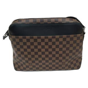 Louis Vuitton Damier Bag: Louis Vuitton Damier Bag Brand: Louis Vuitton Line: Damier Inner Pocket: Open pocket5 Pen holder2 Open pocket: 5 Pen holder: 2 Outer Pocket: Open pocket1 Open pocket: 1 Size (HxWxD): 26cm x