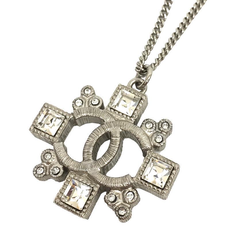 Chanel CHANEL Coco Mark Necklace B15 B Silver Color Bijou Rhinestone Ladies: Chanel CHANEL Coco Mark Necklace B15 B Silver Color Bijou Rhinestone Ladies Brand: Chanel Country of Origin: Italy Necklace Type: Pendant necklace Pendant Type: Pendant Gender: Women Material: Brass C