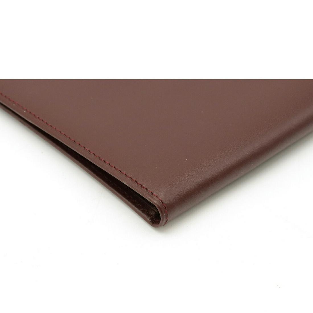 Cartier Mastline Bi-Fold Wallet Leather Bordeaux L3000231: Cartier Mastline Bi-Fold Wallet Leather Bordeaux L3000231 Brand: Cartier Line: Must Type: Bill wallet (bi-fold) Material: Leather Leather: Leather/Fur Type: Calfskin Color: Bordeaux Size (HxWxD): 9cm 