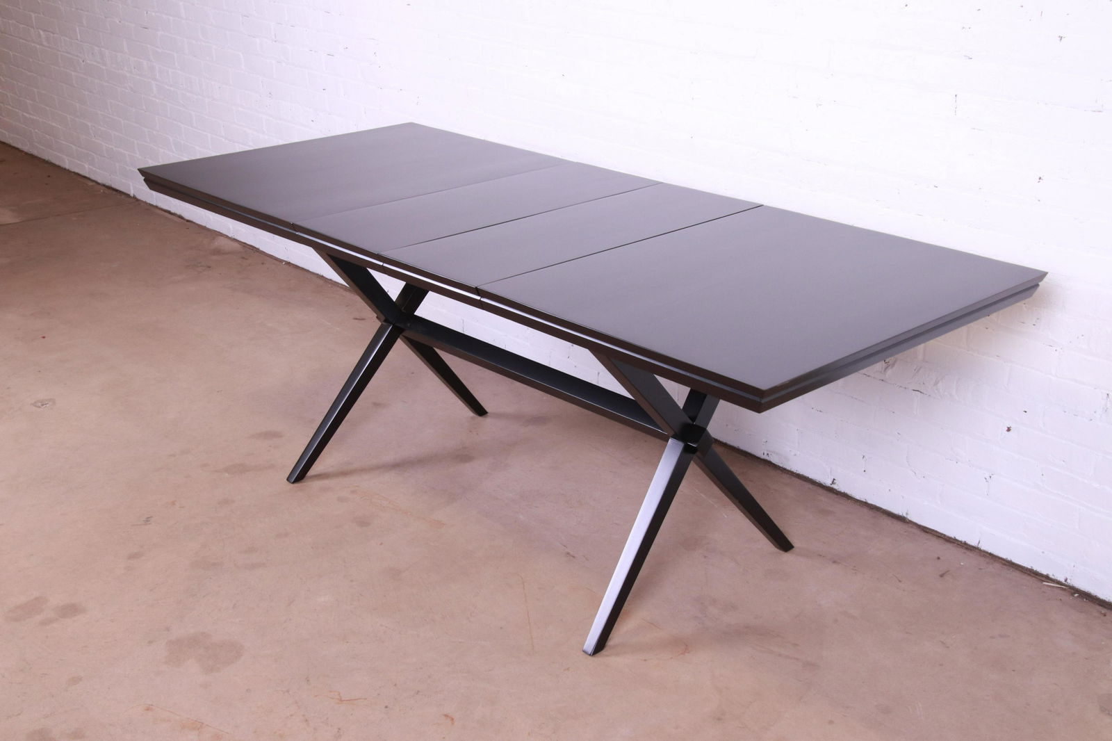 Russel Wright for Conant Ball Black Lacquered Solid Birch Extension Dining Table Newly Refinished: Russel Wright for Conant Ball Black Lacquered Solid Birch Extension Dining Table Newly Refinished A sleek and stylish mid-century modern extension dining table By Russel Wright for Conant Ball USA 195