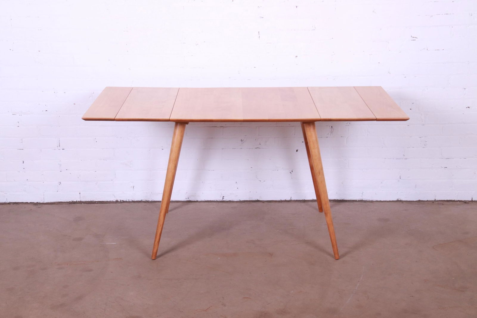 Paul McCobb Planner Group Mid-Century Modern Extension Dinette Table: Paul McCobb Planner Group Mid-Century Modern Extension Dinette Table A sleek and stylish mid-century modern solid maple extension dinette table or game table By Paul McCobb for Winchendon Furniture "P