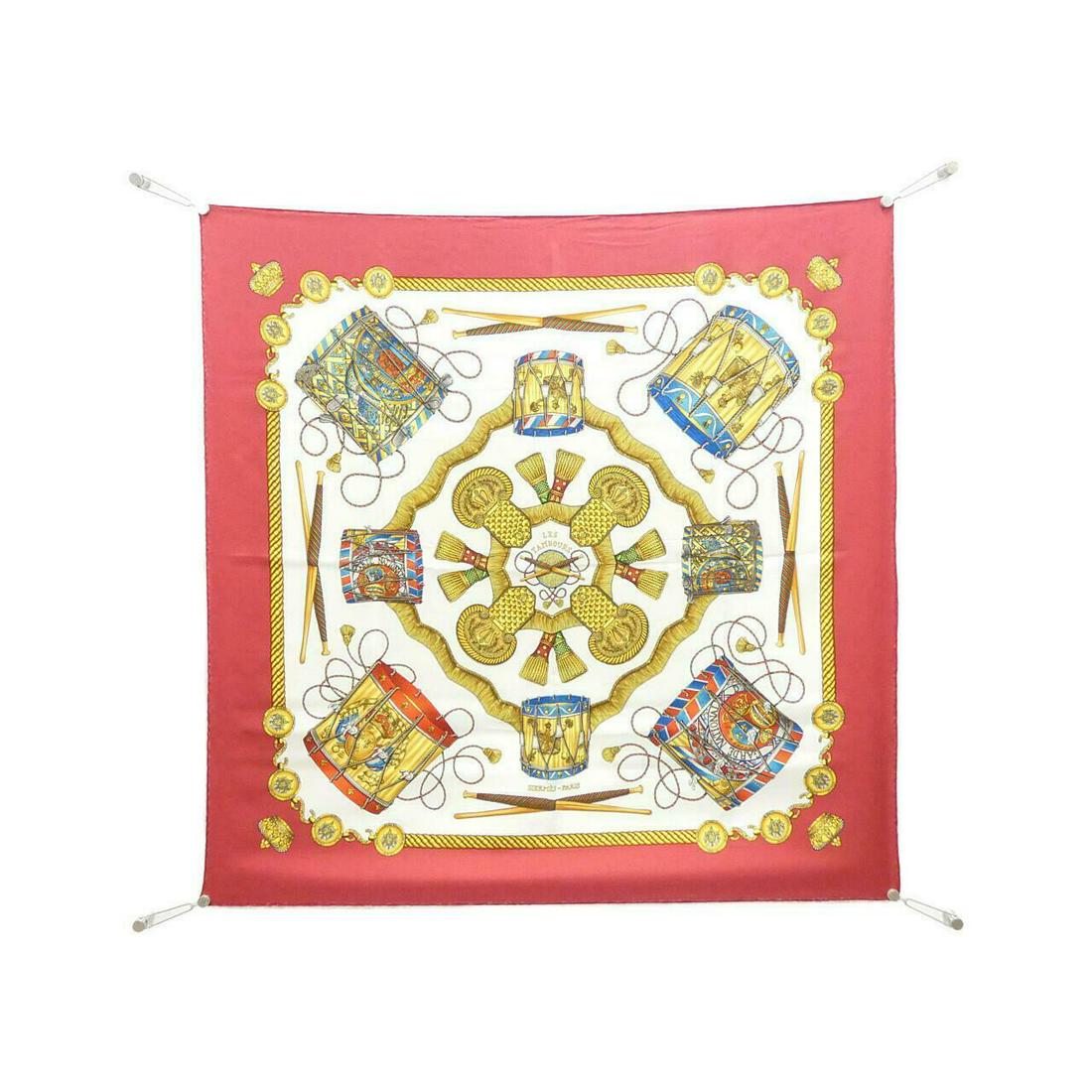 HERMES LES TAMBOURS carre Scarf: HERMES LES TAMBOURS carre Scarf Brand: HERMES Style: Scarf Color: ROUGE+WHITE+GOLD Material: silk Gender: Ladies Size: W x H 90cmx90cm Type: Scarf AB: Very Good The BIDHAUS Guarantee: All items in thi
