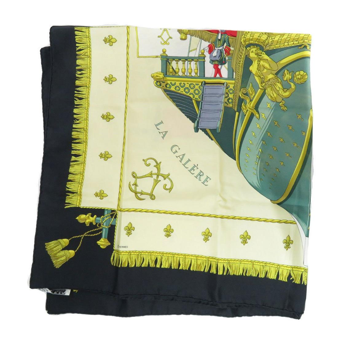 Hermes Carre 90 VUE DU CAROSSE DE LA GALERE REALE Scarf Muffler Silk Ladies: Hermes Carre 90 VUE DU CAROSSE DE LA GALERE REALE Scarf Muffler Silk Ladies Brand: Hermes Type: Scarf Gender: Women Color: Black Material: Silk Silk: Size (LxW): 90cm x 89cm / 35.43 x 35.03 Condition: