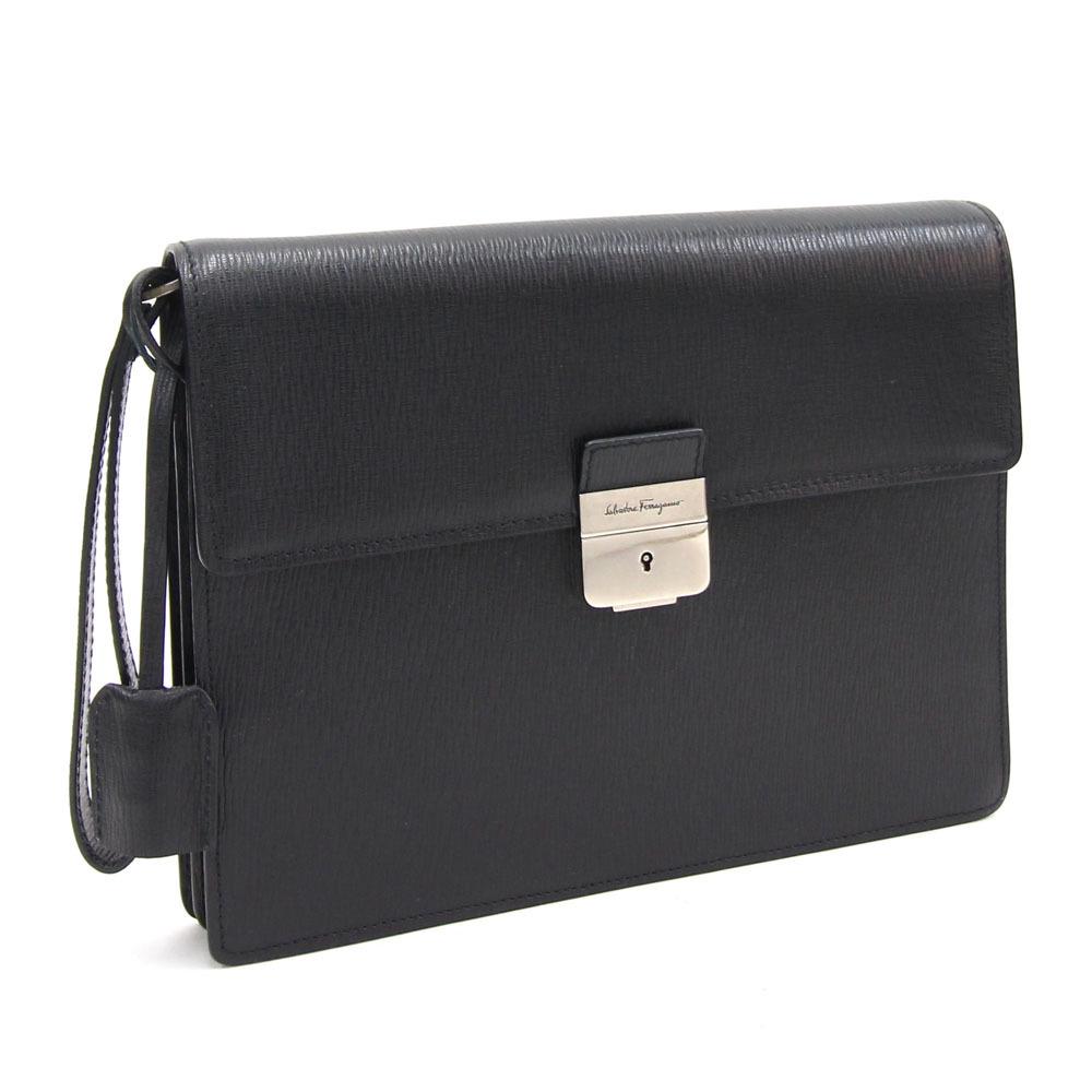Salvatore Ferragamo Ferragamo Second Bag 24 9479 Black Leather Clutch: Salvatore Ferragamo Ferragamo Second Bag 24 9479 Black Leather Clutch Brand: Salvatore Ferragamo Type: Clutch bag Material: Leather Leather: Color: Black Zipper pocket: 1 : 3 Gender: Men Size (HxWxD):