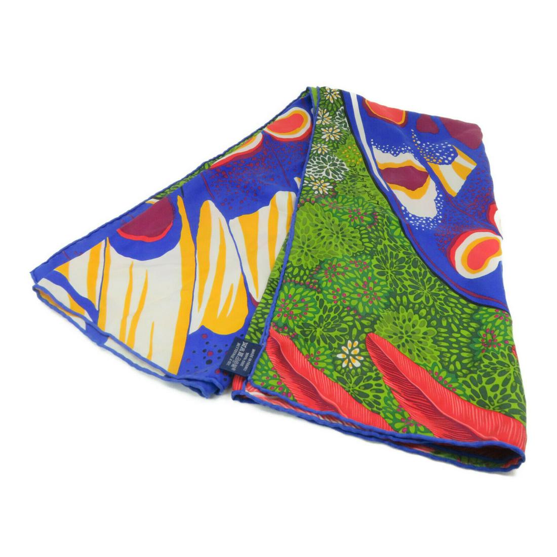 Hermes Scarf 90X90 Scarves Silk Blue: Hermes Scarf 90X90 Scarves Silk Blue Brand: HERMES Style: Calfskin Material: silk Color: Blue Department: unisex Size Type: Regular Type: Calfskin Format: FixedPrice Frame Color: Blue AB: Very Good Th