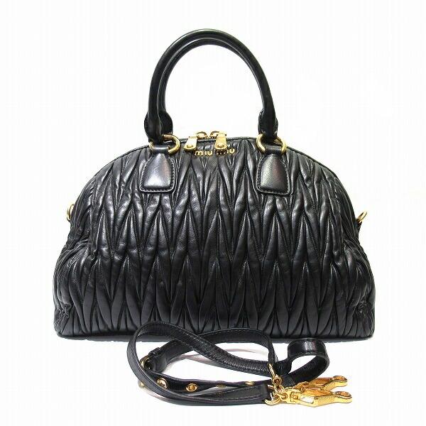 Miu Miu Matelasse Women's Handbag Shoulder Bag Black: Miu Miu Matelasse Women's Handbag Shoulder Bag Black Brand: Miu Miu Line: Matelasse Type: Handbag Shoulder bag Color: Black Gender: Women Size (HxWxD): 25cm x 37cm x 17cm / 9.84 x 14.56 x 6.69 Handle 