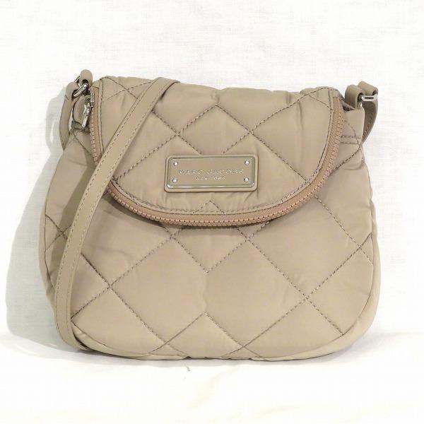 Marc Jacobs M0011379 Bag Shoulder Ladies: Marc Jacobs M0011379 Bag Shoulder Ladies Brand: Marc Jacobs Type: Shoulder bag Gender: Women Material: Nylon Leather Nylon: Leather: Size (HxWxD): 24cm x 26cm x 6cm / 9.44 x 10.23 x 2.36 Strap Length: