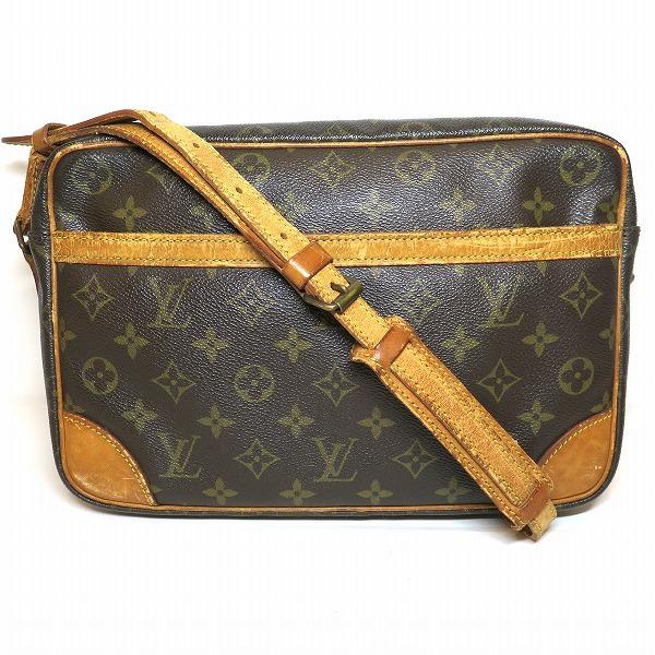 Louis Vuitton Women's Shoulder Bag Brown: Louis Vuitton Women's Shoulder Bag Brown Brand: Louis Vuitton Type: Shoulder bag Material: Monogram Monogram: Color: Brown Gender: Women Size (HxWxD): 20cm x 30cm x 8cm / 7.87 x 11.81 x 3.14 Strap Len