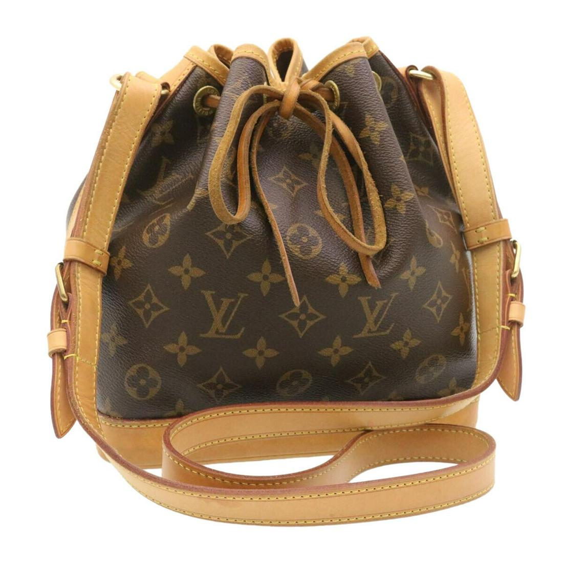 LOUIS VUITTON Monogram Noe BB Shoulder Bag M40817 LV: LOUIS VUITTON Monogram Noe BB Shoulder Bag M40817 LV Brand: LOUIS VUITTON Style: Shoulder Bag Exterior Material: Monogram Canvas Exterior Color: Monogram Bag Height: 9.4inch(Approx) / 24cm(Approx) Bag