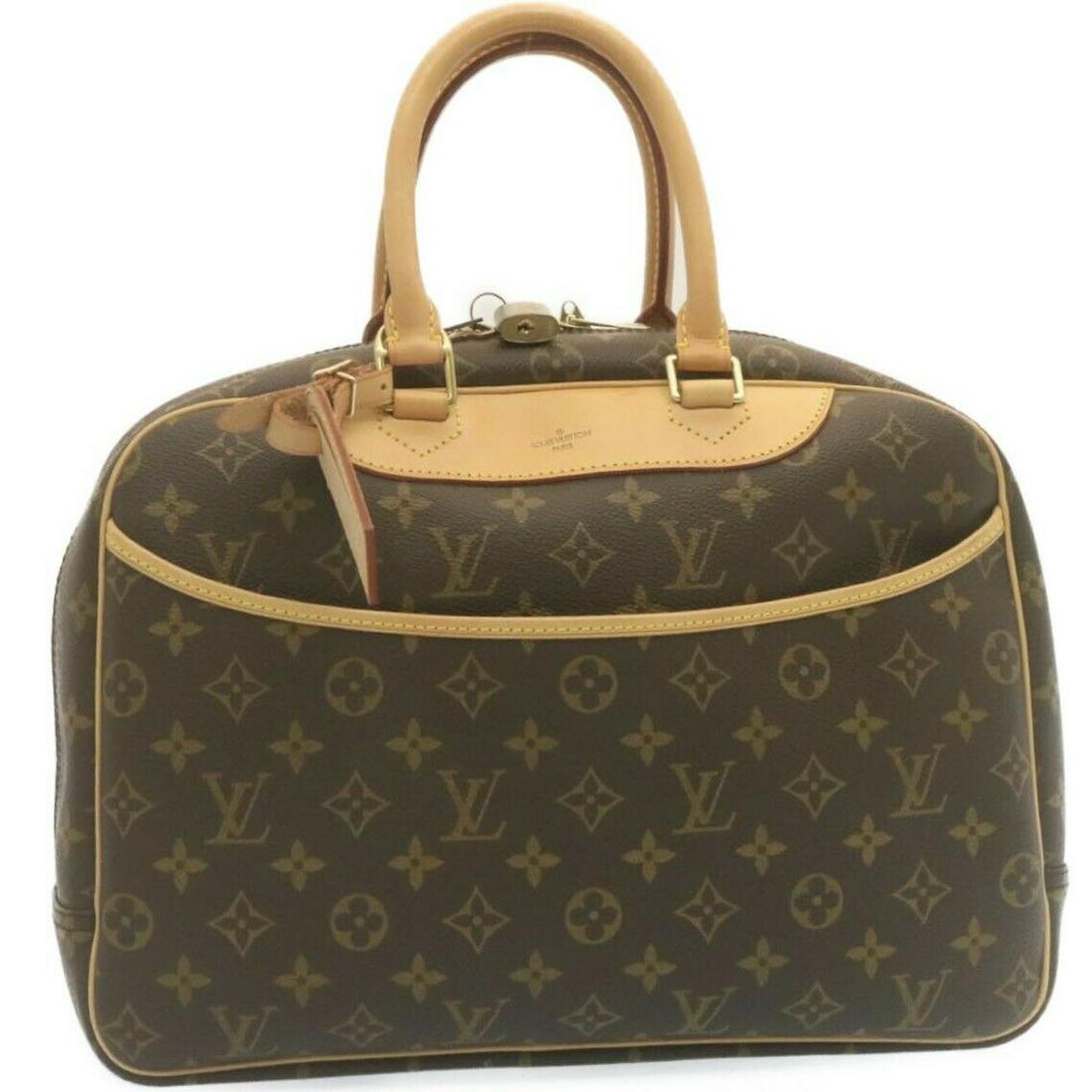 LOUIS VUITTON Monogram Deauville Hand Bag M47270 LV: LOUIS VUITTON Monogram Deauville Hand Bag M47270 LV Brand: LOUIS VUITTON Style: Hand Bag Exterior Material: Monogram Canvas Exterior Color: Monogram Bag Height: 10.6inch(Approx) / 27cm(Approx) Bag Dep