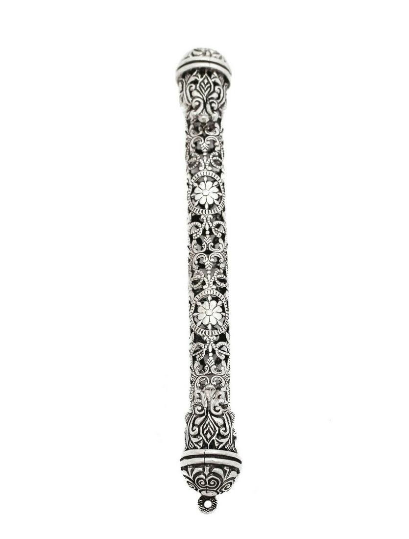 ITALIAN 925 STERLING SILVER HANDCRAFTED INTRICATE OPEN LACE FILIGREE: ITALIAN 925 STERLING SILVER HANDCRAFTED INTRICATE OPEN LACE FILIGREE Composition: Sterling Silver (.925) Maker: Made in Italy Fine Italian 925 Sterling Silver Mezuzah. Featuring handcrafted open flora