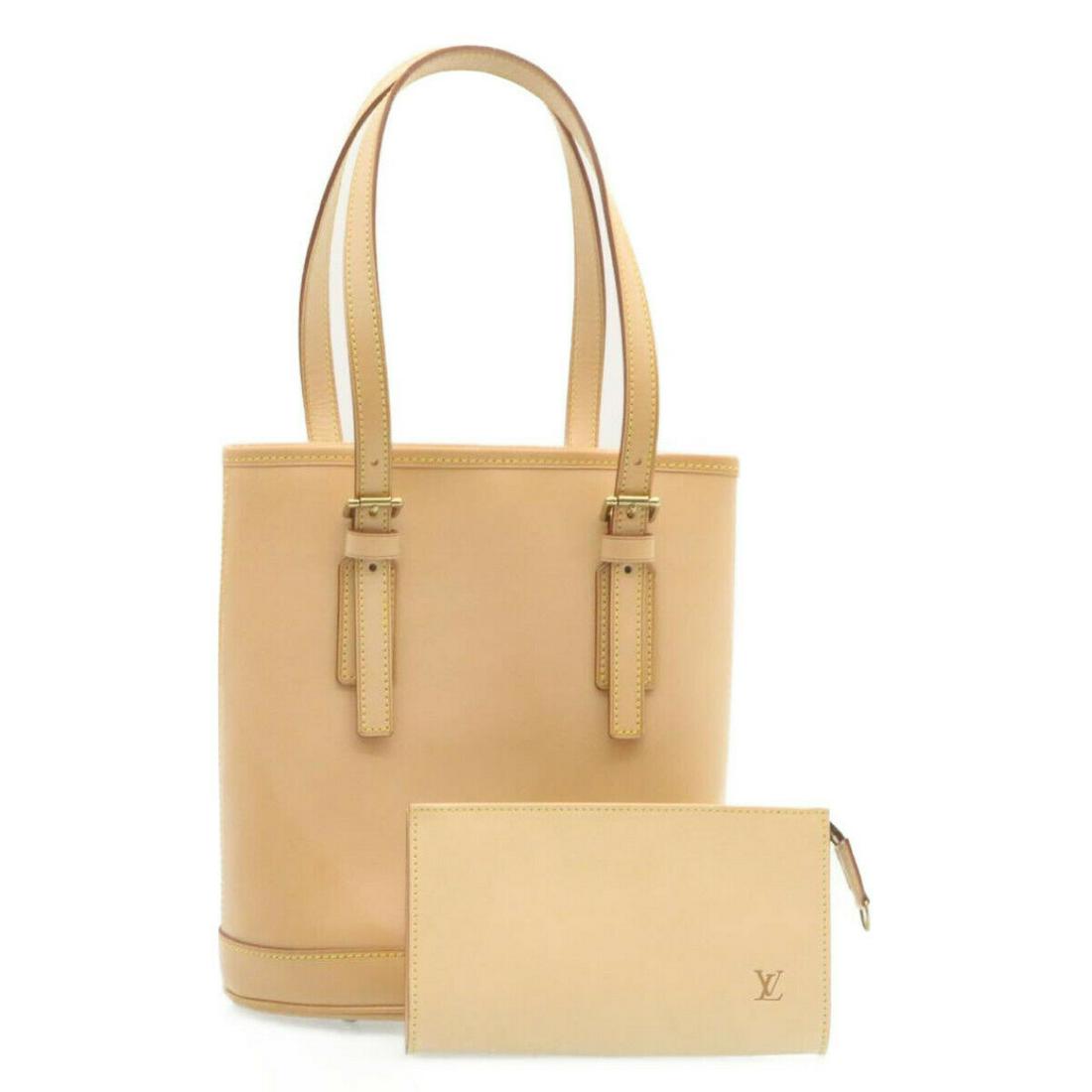LOUIS VUITTON Nomad Bucket PM Shoulder Bag Beige M85001 LV: LOUIS VUITTON Nomad Bucket PM Shoulder Bag Beige M85001 LV Brand: LOUIS VUITTON Style: Shoulder Bag Exterior Material: Leather Exterior Color: Beige Bag Height: 9.8inch(Approx) / 25cm(Approx) Bag Dept