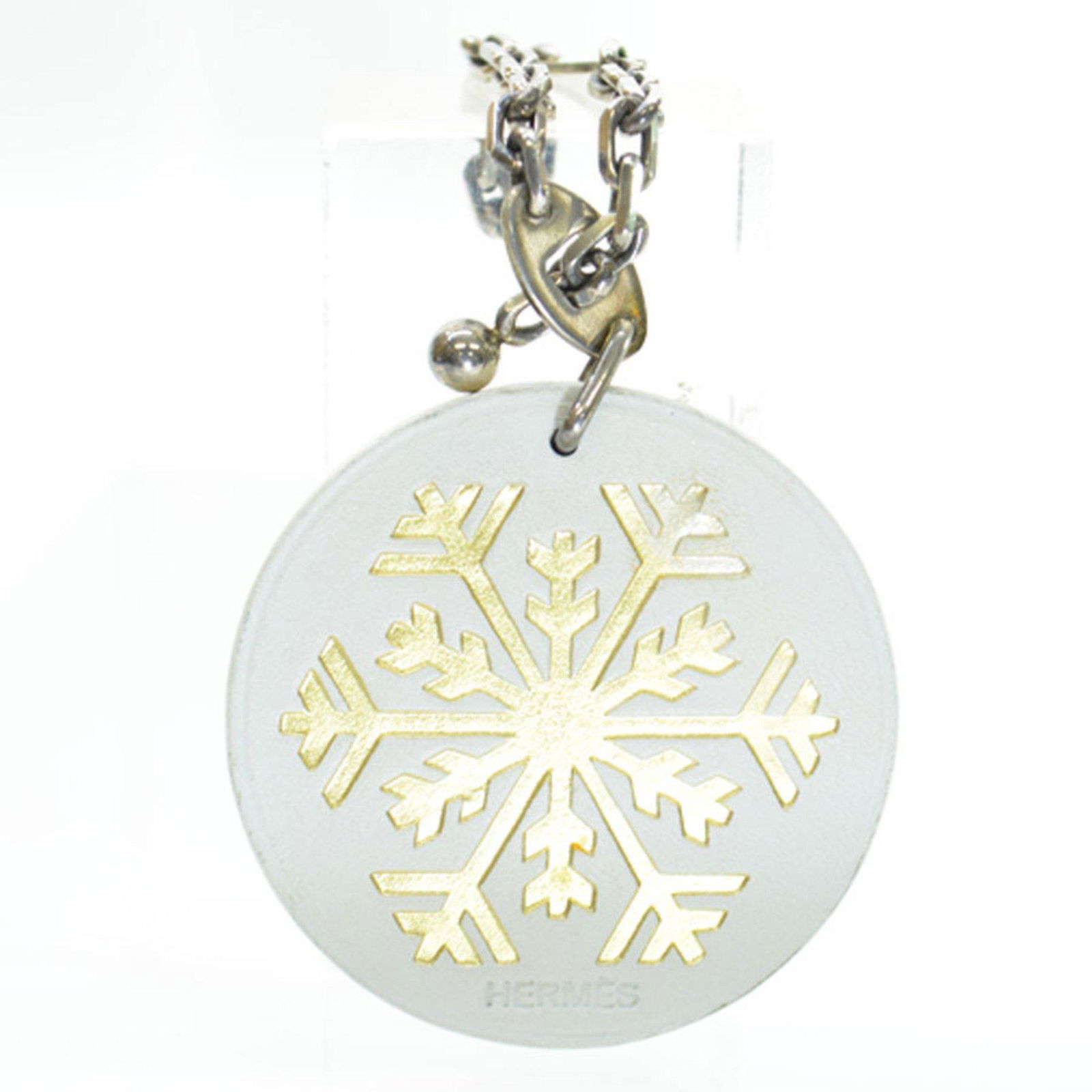 Hermes HERMES Charm White Gold Silver Leather SV925 Keychain Ladies Men r7632: Hermes HERMES Charm White Gold Silver Leather SV925 Keychain Ladies Men r7632 Brand: Hermes Gender: Men Women Color: Gold Silver White Material: Leather Silver 925 Weight: 12.5g / 0.44oz. Charm Size: