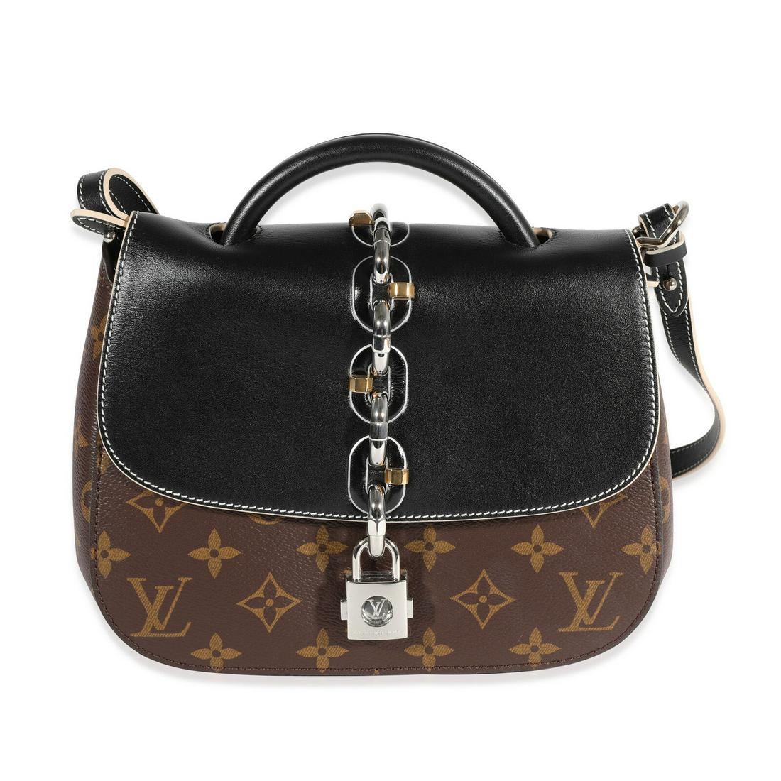 Louis Vuitton Monogram Canvas Chain It PM Bag: Louis Vuitton Monogram Canvas Chain It PM Bag Dimensions: 8.5 x 6 x 3 Handbag Accessories: Dustbag Bag Length: 8.5 in Bag Depth: 3 in Bag Height: 6 in Style: Crossbody Bag;Tech Accessory Material: Coa