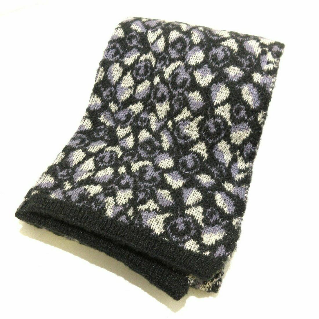 ANNA SUI Black Purple Cream Acryl Nylon Scarf: ANNA SUI Black Purple Cream Acryl Nylon Scarf Brand: ANNA SUI Style: Scarf Color: Black Purple Cream Material: Acryl Nylon Accessories: None Type: Scarf B: Reasonable Wear and Tear The BIDHAUS Guarant