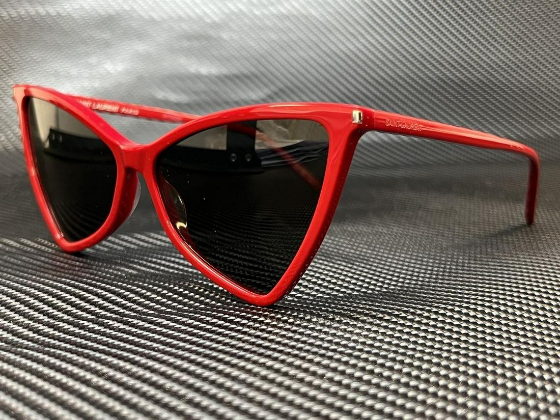 SAINT LAURENT SL 475 JERRY 003 Red Cat Eye 58 mm Women's Sunglasses: SAINT LAURENT SL 475 JERRY 003 Red Cat Eye 58 mm Women's Sunglasses Brand: Yves Saint Laurent Frame Color: Red Style: Cat Eye Type: Sunglasses New The BIDHAUS Guarantee: All items in this auction are