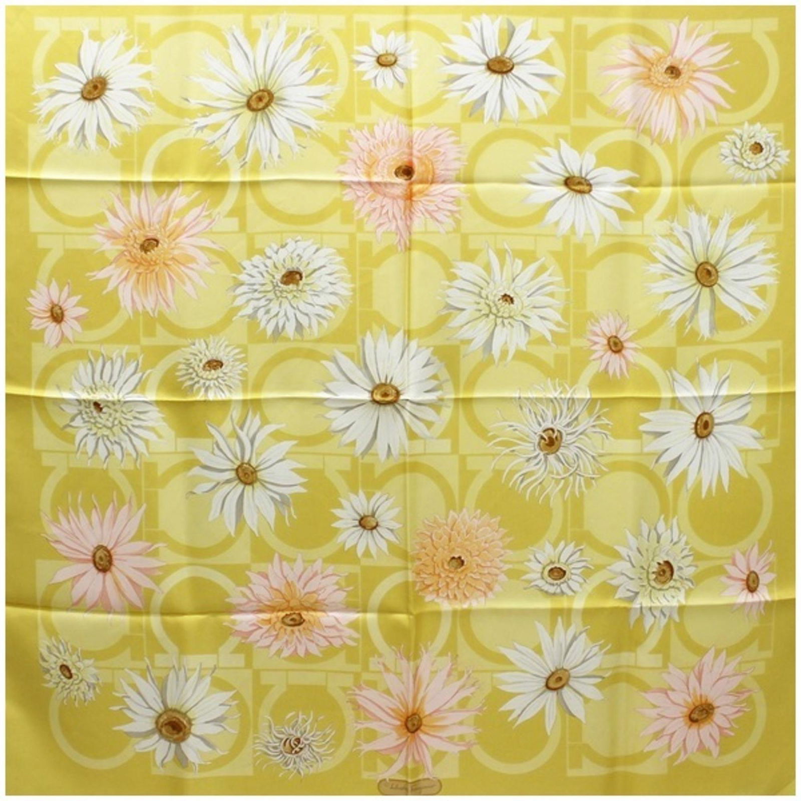 Salvatore Ferragamo Silk Scarf Almost Yellow Gancini Pattern SALVATORE FERRAGAMO | Ladies: Salvatore Ferragamo Silk Scarf Almost Yellow Gancini Pattern SALVATORE FERRAGAMO | Ladies Brand: Salvatore Ferragamo Line: Gancini Type: Scarf Gender: Women Color: Yellow Material: Silk100% Silk: 100%