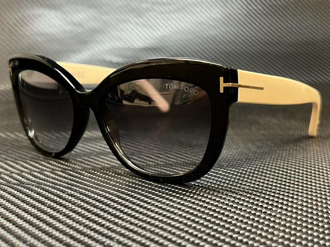 TOM FORD Alistair FT0524 05B Black Smoke Square Rectangle 56 mm Women's Sunglass: TOM FORD Alistair FT0524 05B Black Smoke Square Rectangle 56 mm Women's Sunglass Pattern: Solid Lens Technology: Gradient Single Vision Anti-Reflective Tinted Vintage: No Brand: Tom Ford Frame Color: 