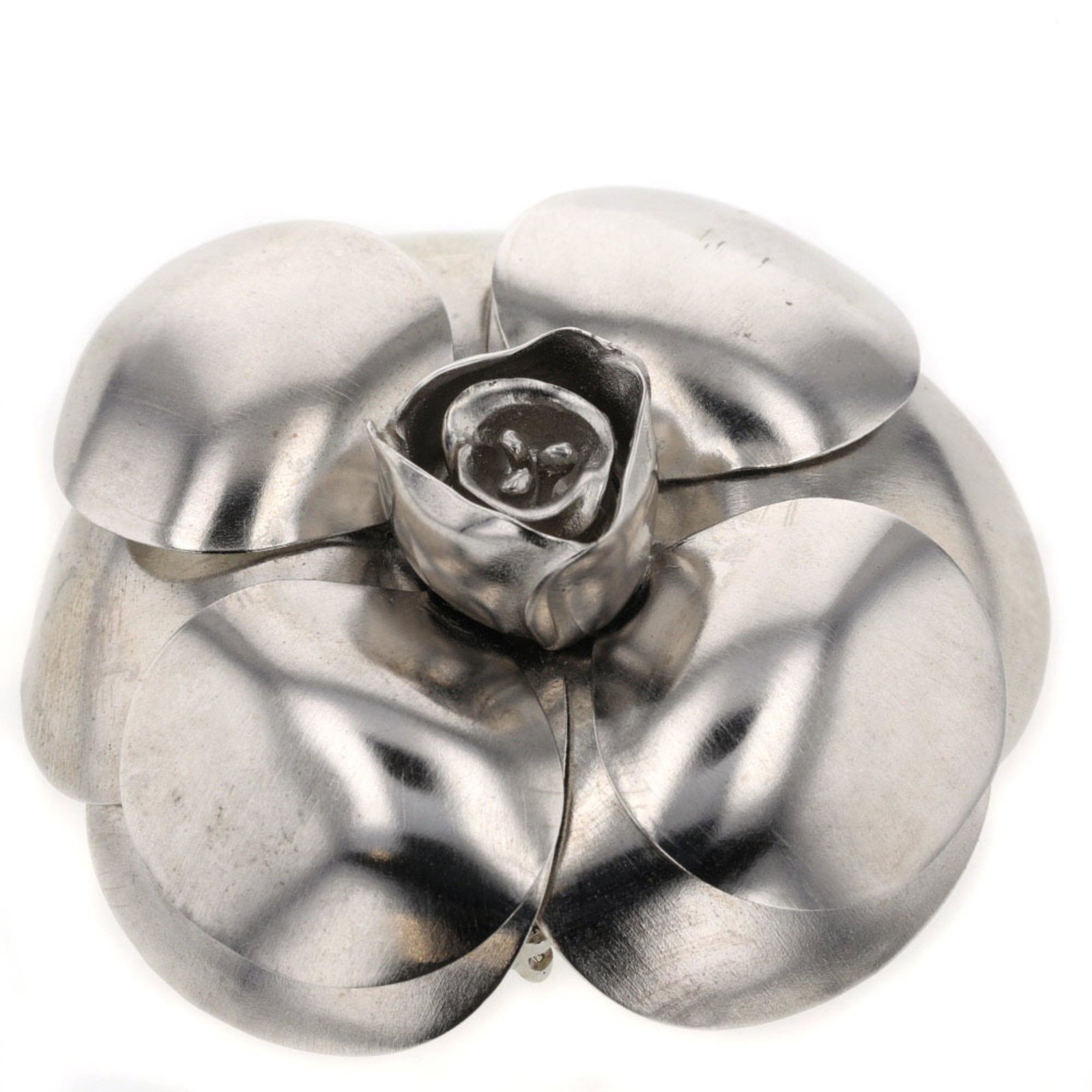 Chanel Brooch Camellia Metal Silver Ladies CHANEL: Chanel Brooch Camellia Metal Silver Ladies CHANEL Brand: Chanel Line: Camellia Country of Origin: France Type: Brooch Gender: Women Material: Metal Color: Silver Weight: 28.5g / 1oz. Condition: Used (