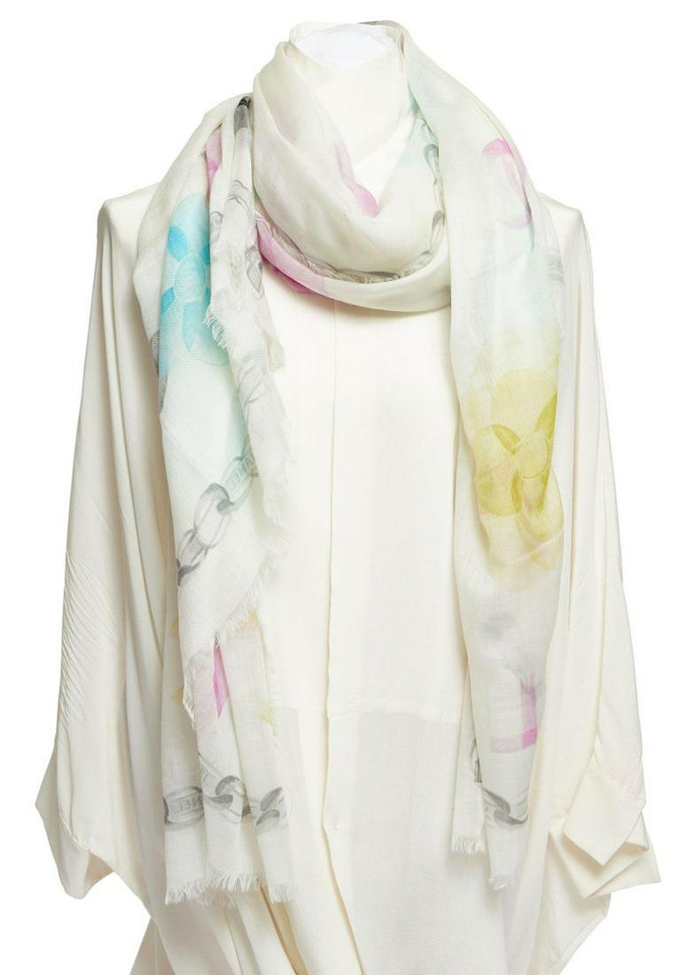 Chanel New White Camellia Cashmere Shawl: Chanel New White Camellia Cashmere Shawl Designer: Chanel Dimensions: Width: 54 in (137.16 cm) Dimensions: Length: 76 in (193.04 cm) Place of Origin: Italy Period: 21st Century Pre-Owned PLEASE NOTE: 