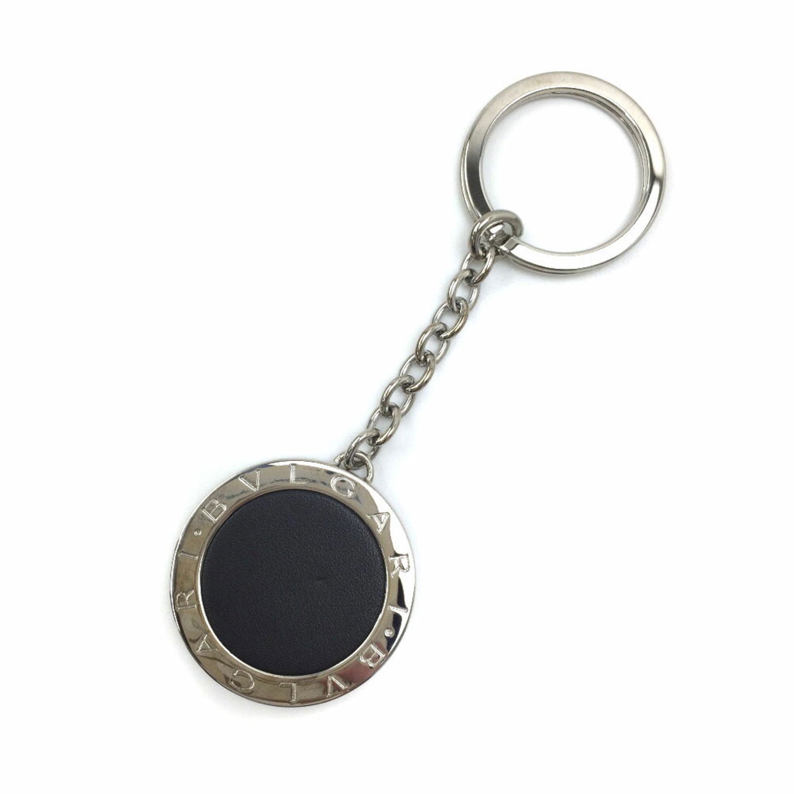 Bvlgari Keychain 283293 Silver Men's BVLGARI: Bvlgari Keychain 283293 Silver Men's BVLGARI Brand: Bvlgari Color: Black Silver Condition: Used (very good) The BIDHAUS Guarantee: All items in this auction are guaranteed to be 100% authentic. At You