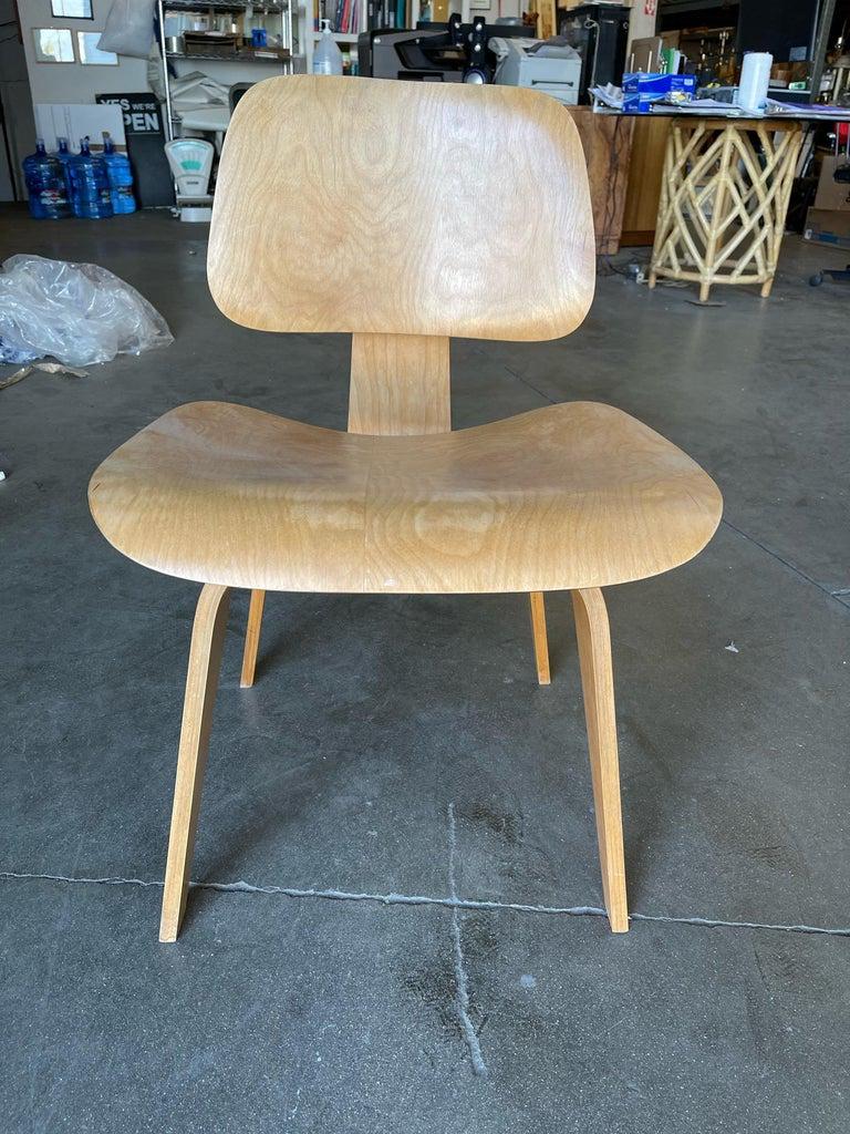 Pair of DCW Lounge Chairs for Herman Miller by Charles and Ray Eames 1948: Pair of DCW Lounge Chairs for Herman Miller by Charles and Ray Eames 1948 Creator: Charles and Ray Eames (Designer) Creator: Herman Miller (Maker) Dimensions: Height: 28.75 in (73.03 cm) Dimensions: W