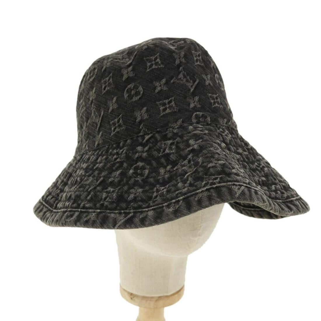 LOUIS VUITTON Monogram Denim Chapo Hat Black N80207 LV: LOUIS VUITTON Monogram Denim Chapo Hat Black N80207 LV Brand: LOUIS VUITTON Style: Hat Material: Monogram Denim Canvas Color: Black Country Of Manufacture: France Type: Hat Product Line: N80207 Exteri