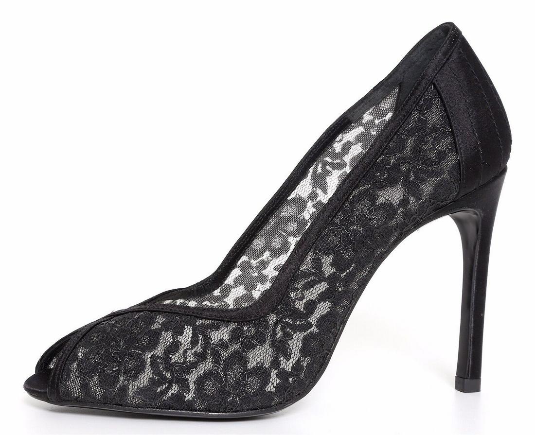 Stuart Weitzman Black Floral Satin Women Pump Size 8.5M N1163*: Stuart Weitzman Black Floral Satin Women Pump Size 8.5M N1163* Pattern: Floral Closure: Slip On Us Shoe Size: 8.5 Color: Black Fabric Type: Satin Gender: Women Heel Height: High (3 in. to 4.5 in.) Bra