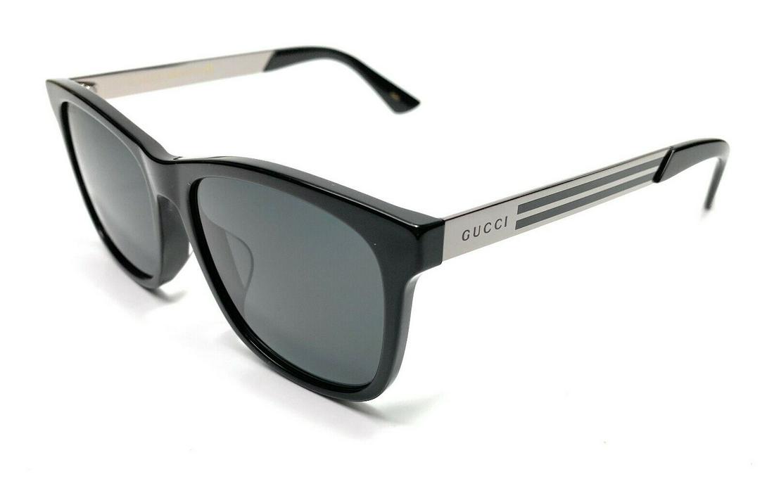 GUCCI GG0695SA 001 Black Men's Sunglasses 56 mm: GUCCI GG0695SA 001 Black Men's Sunglasses 56 mm Lens Material: Plastic Style: Rectangle Temple Length: 145 mm Lens Technology: None Type: Sunglasses Uv Protection: UV400 Frame Material: Acetate Lens C
