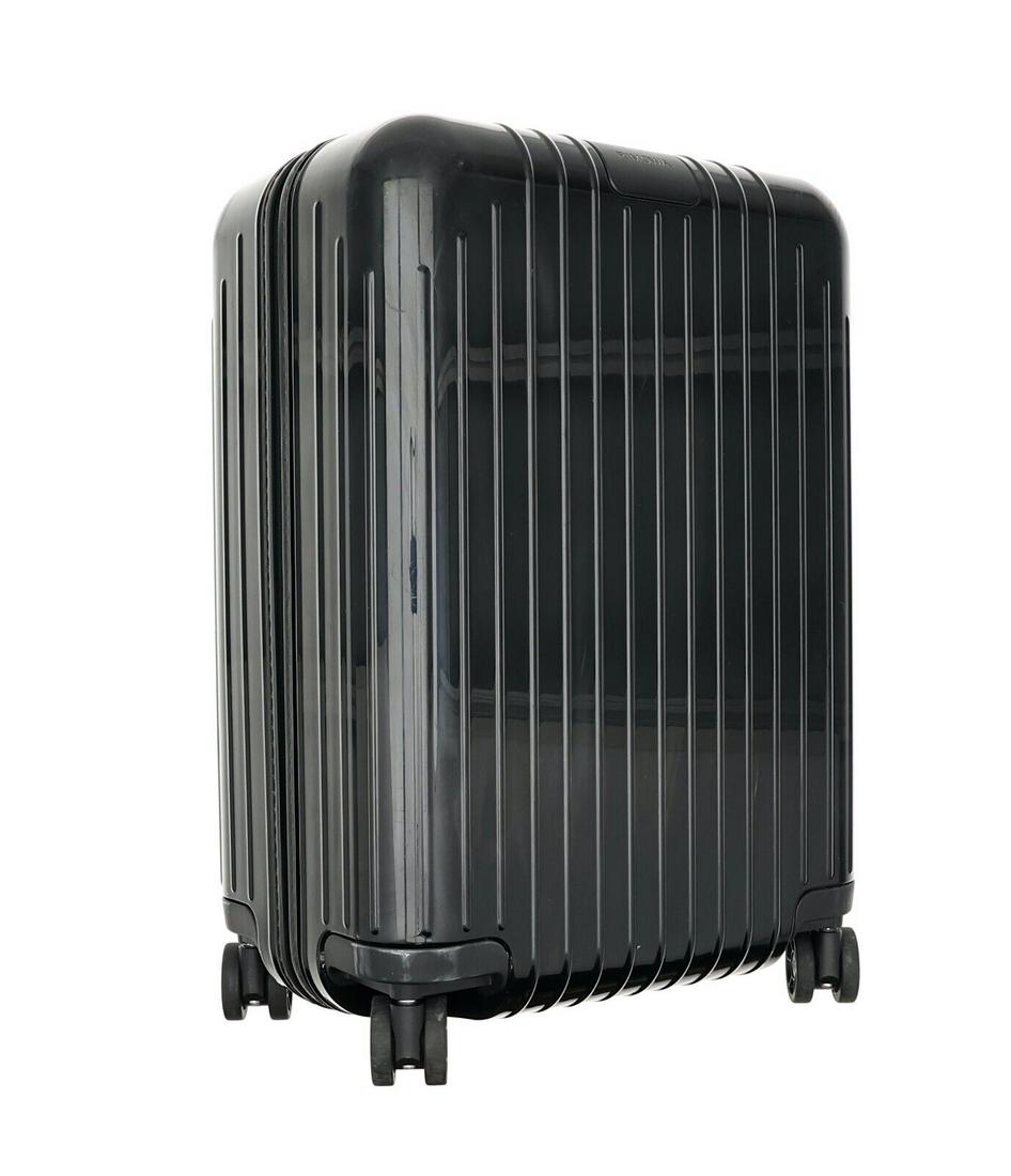 RIMOWA Cabin U Essential Lite 20" Black Carry On Spinner Suitcase 9025: RIMOWA Cabin U Essential Lite 20" Black Carry On Spinner Suitcase 9025 Brand: RIMOWA Type: Suitcases Size: 20" Color: Black Features: Carry On Material: Polycarbonate Pre-Owned The BIDHAUS Guarantee: 