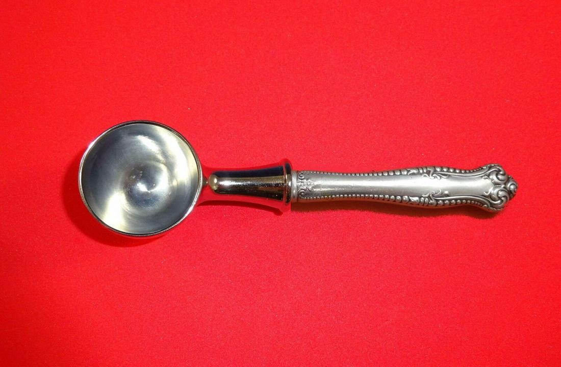 Canterbury by Towle Sterling Silver Coffee Scoop HH Custom Made 6": Canterbury by Towle Sterling Silver Coffee Scoop HH Custom Made 6" Age: Post-1940 Type: Coffee Scoop Brand: Towle Pattern: Canterbury Composition: Sterling Silver Maker: Towle Canterbury by towlesterl